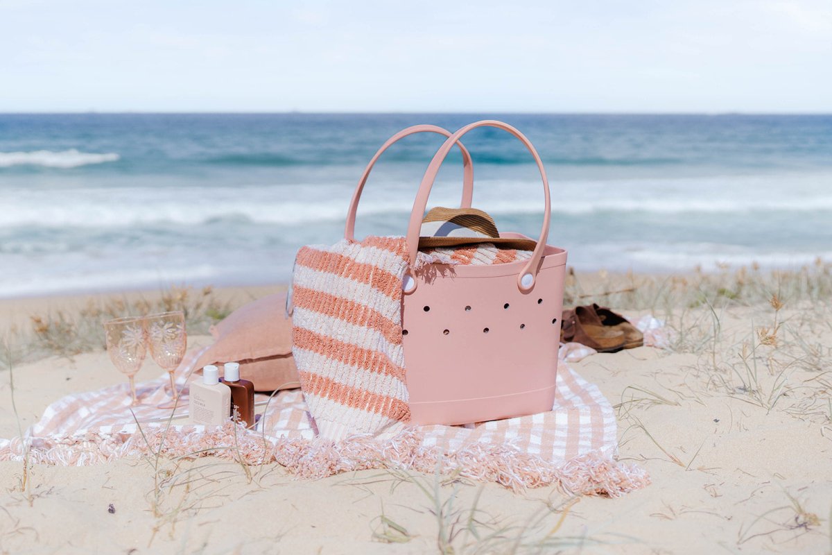 Unlock Ultimate Beach Fun: Finding The Perfect Large Family Beach Bag - Kove & Co